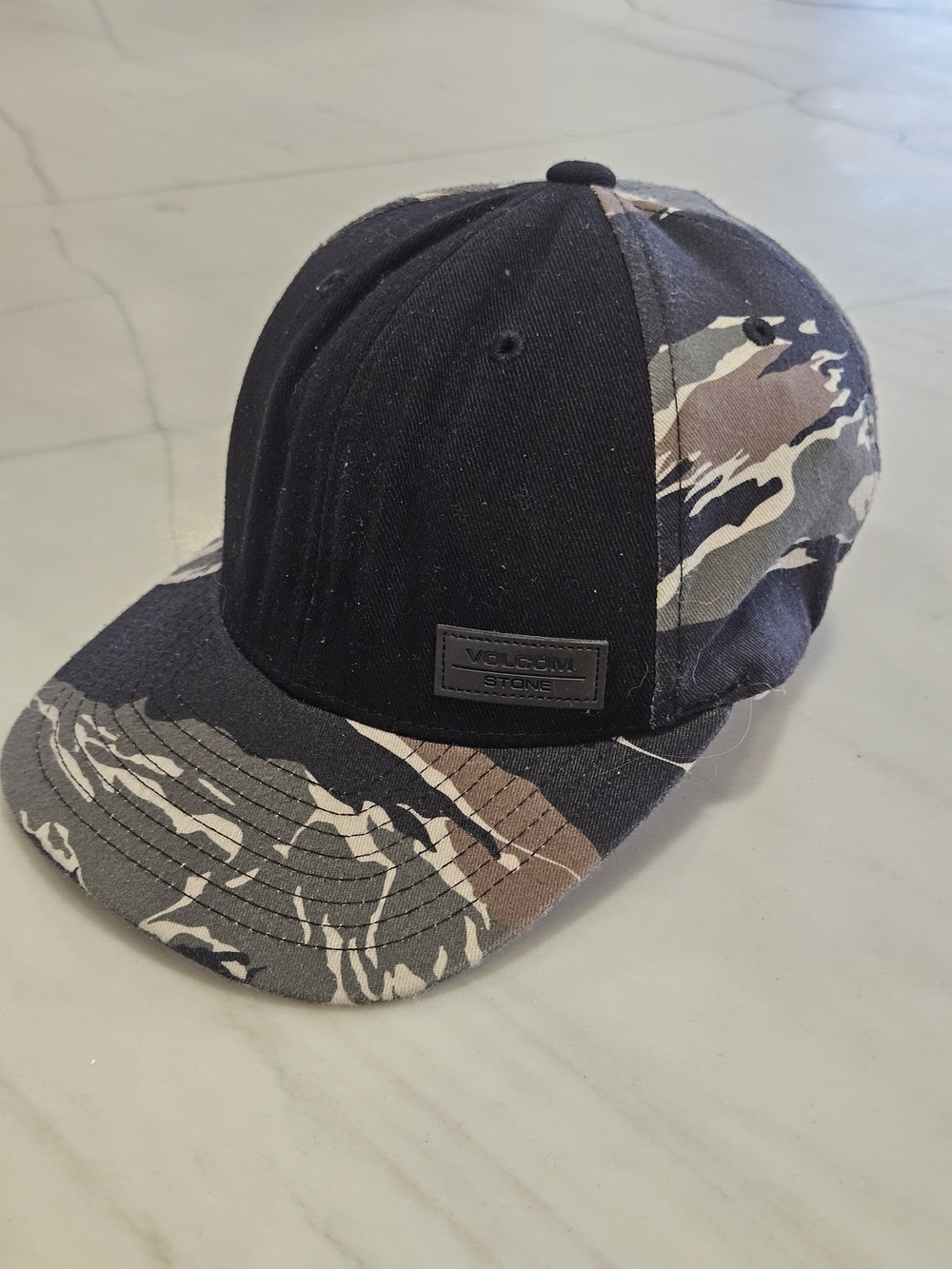 Volcom Youth Flat-Brim Baseball Cap Black Camo Tiger Stripe Genuine Kid